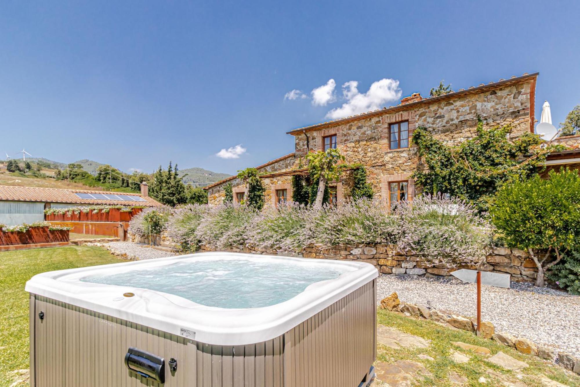 Chateau La Siroque Montecatini Val di Cecina Exterior foto